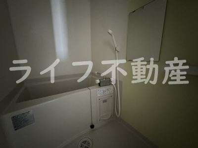 バス・シャワールーム　コンパクトで使いやすいお風呂です