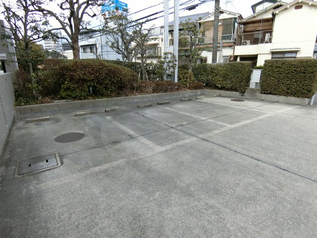 駐車場　詳細は、RISUMO江坂本店→06 6155-7137まで♪