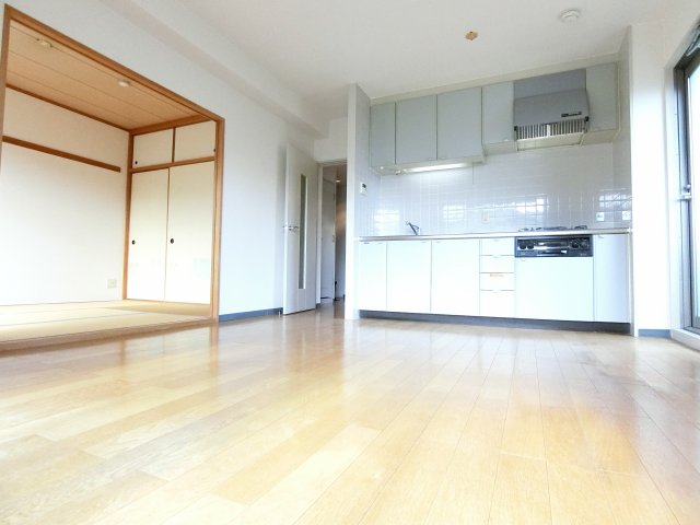 居室・リビング　詳細は、RISUMO江坂本店→06-6155-7137まで♪