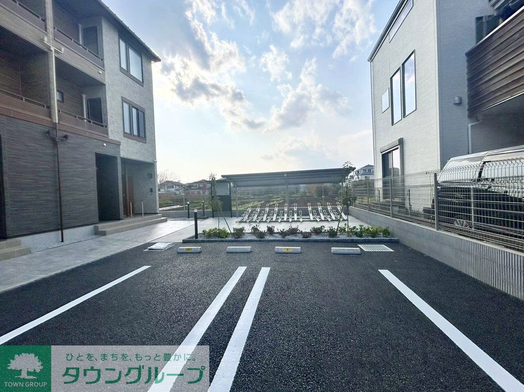 駐車場　駐車場