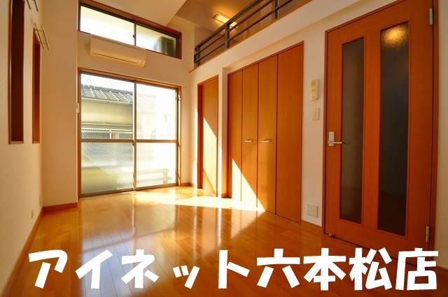 居室・リビング　明るく気持ちがいいです。