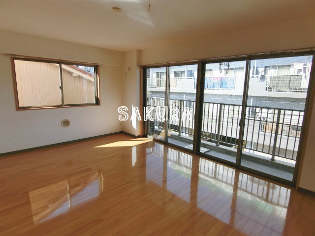居室・リビング　開放感のあるゆったりとしたお部屋です♪