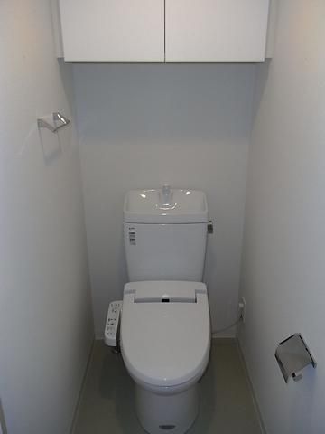 トイレ　温水洗浄機能付き暖房便座