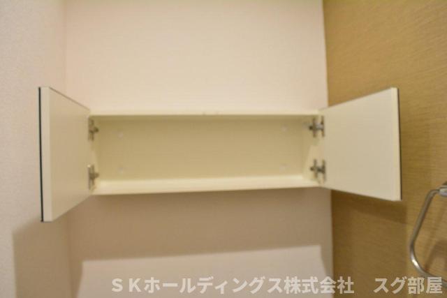 トイレ　トイレ戸棚
