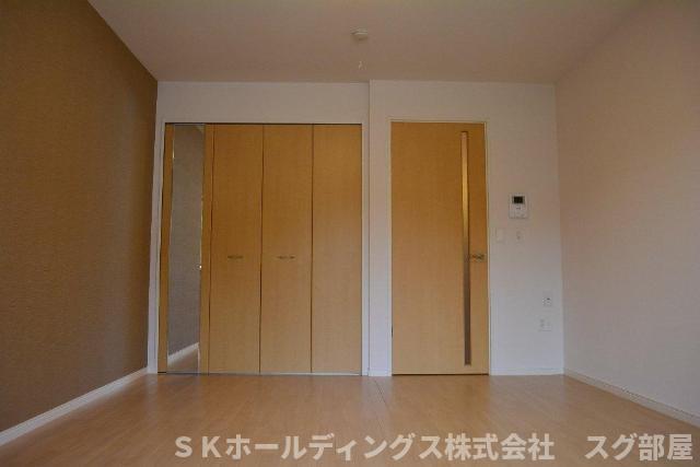 その他部屋・スペース　洋室(ベランダから撮影)