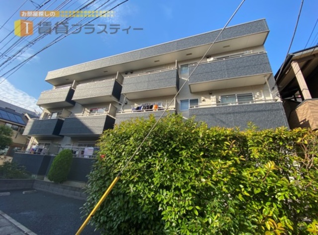 建物外観　角地にどーんと。日当たりＧＲＥＡＴ。