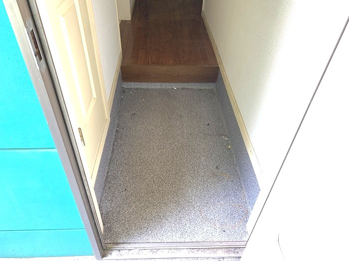 玄関　反転写真