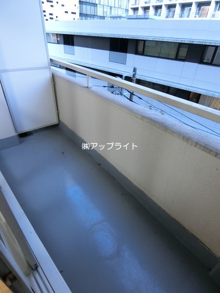 バルコニー　玄関から