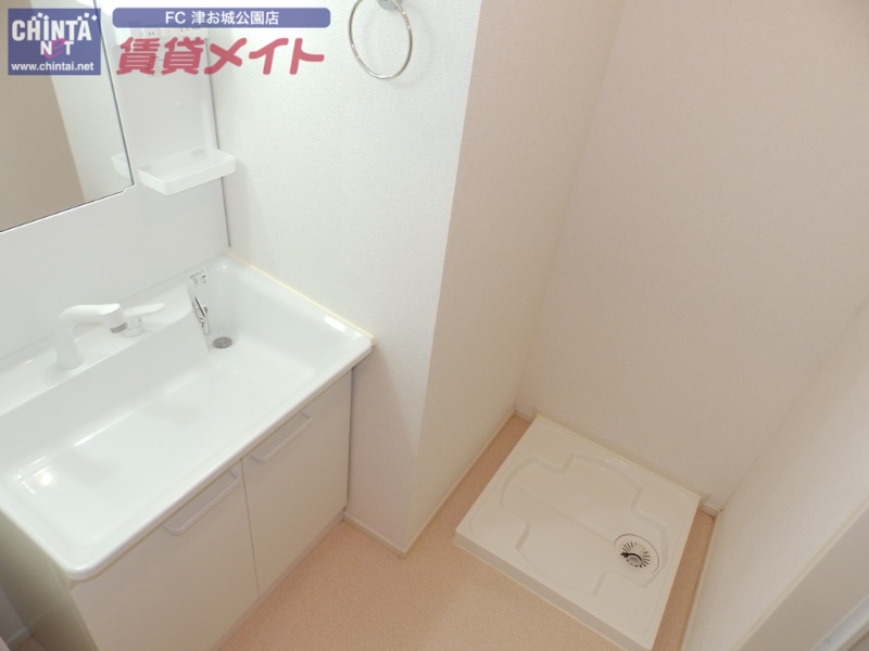 洗面設備　別部屋参考写真です