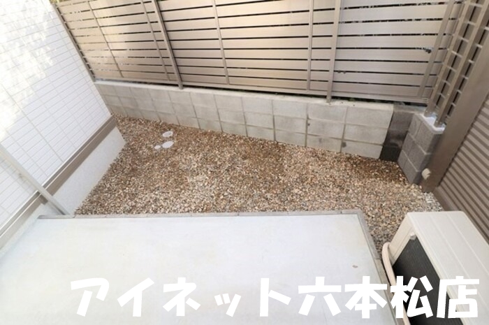 バルコニー　洗濯物はこちらへどうぞ。