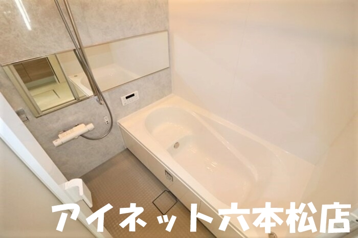 バス・シャワールーム　1日の疲れを流しましょう。