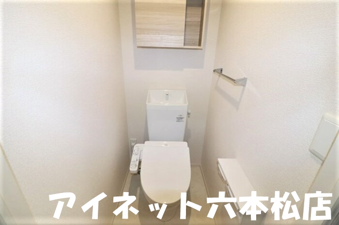トイレ　清潔感のある空間です。