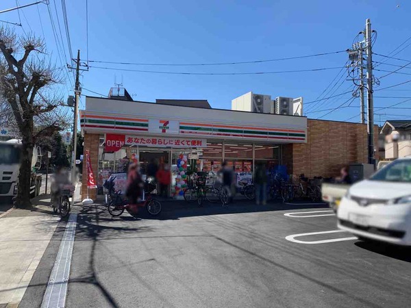 コンビニ　セブンイレブン練馬城北中央公園前店（コンビニ）まで321m