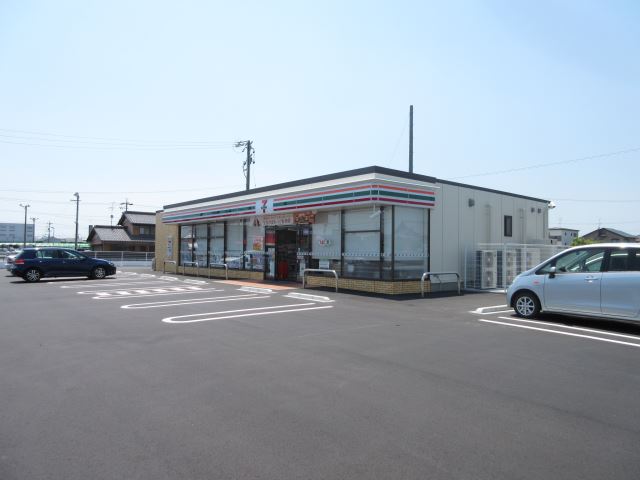 コンビニ　セブンイレブン（コンビニ）まで240m