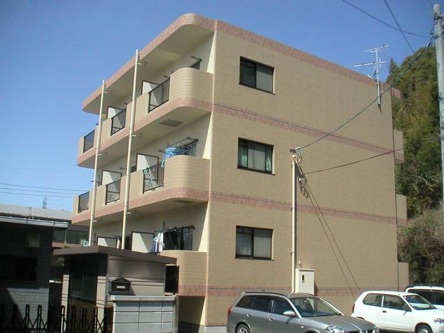 建物外観　現況が相違する場合は現況を優先致します。