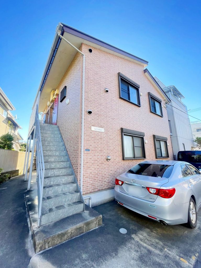 エントランス　★お問い合わせはタウンハウジングまで★