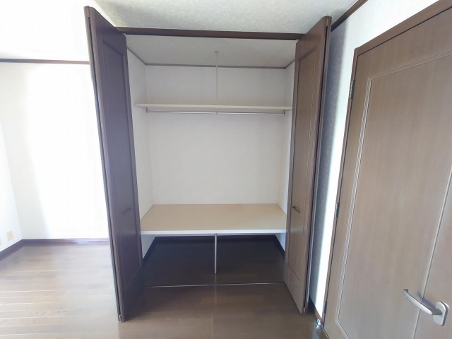 収納　奥行ワイド　クローゼット