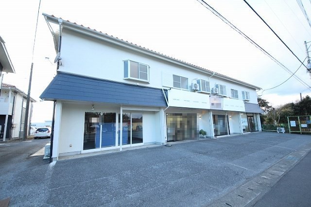 建物外観　外壁塗装済