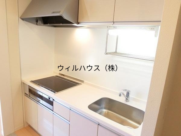キッチン　３口ＩＨコンロ付きシステムキッチン！