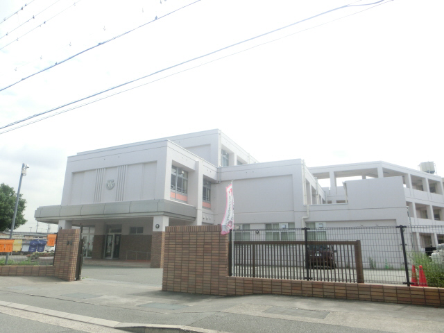 小学校　川西小学校（小学校）まで748m