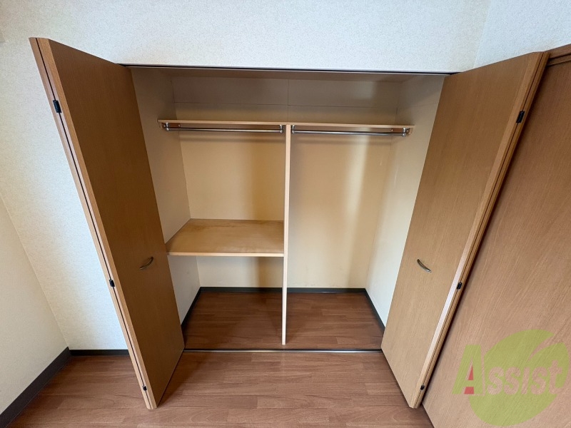 収納　寝室にあったクローゼット。荷物がたくさんあっても大丈夫。