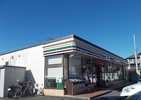 コンビニ　セブンイレブン富士宮橋戸店（コンビニ）まで400m