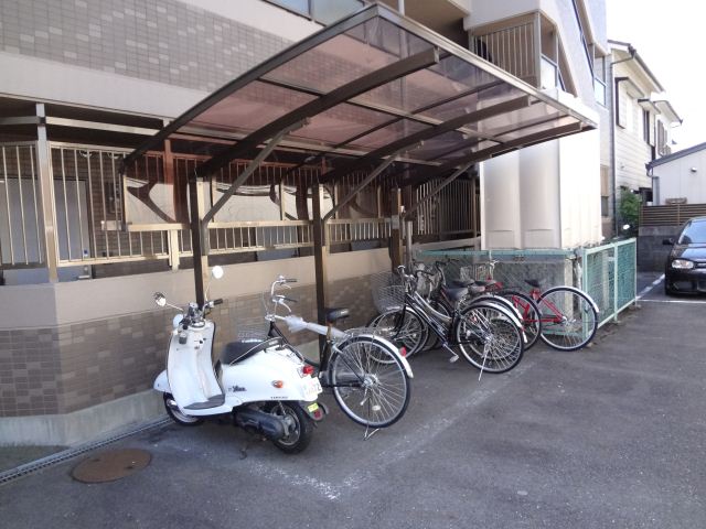 エントランス　北側の駐輪場です