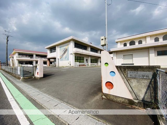 小学校　都城市立祝吉小学校（小学校）まで590m