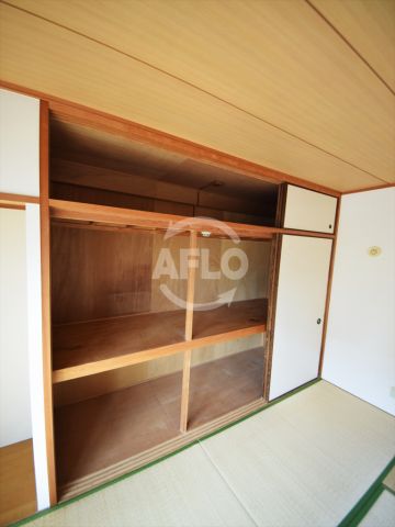 収納　カサパルコ敷津　押し入れ