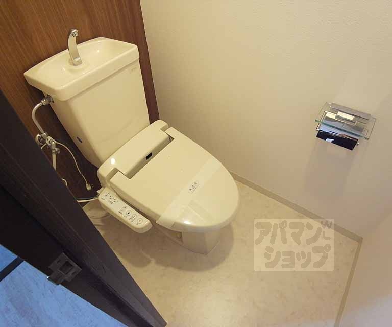トイレ　ウォシュレット付きトイレ。