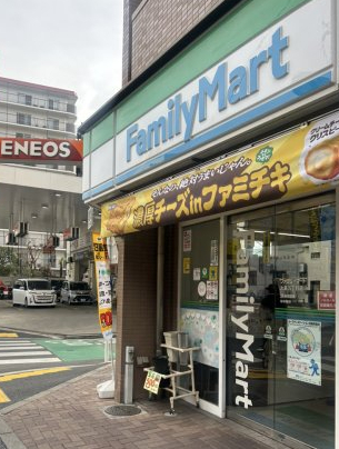 コンビニ　ファミリーマート 大島五丁目店（コンビニ）まで83m