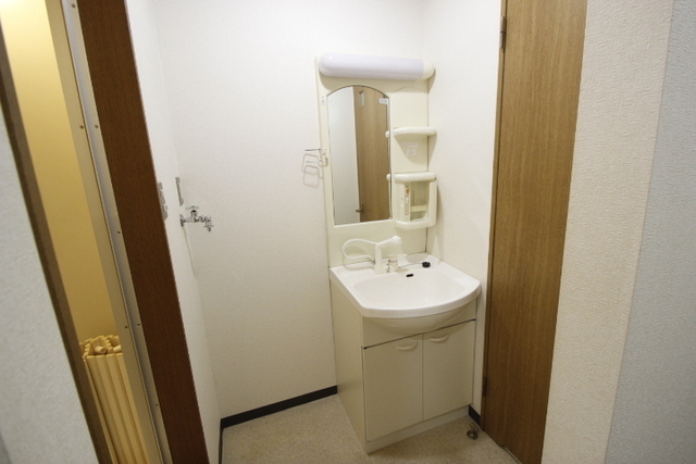 洗面設備　※他部屋の写真です。