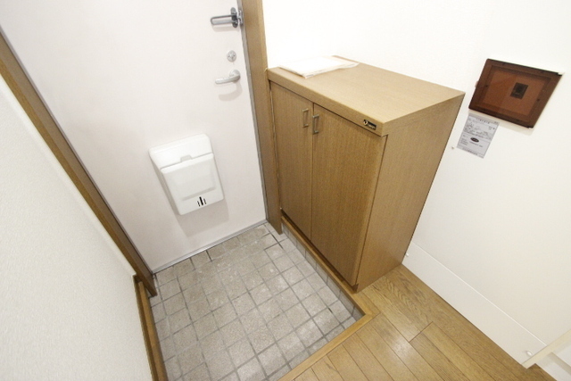 玄関　※他部屋の写真です。