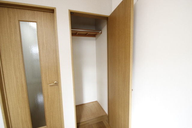 収納　※他部屋の写真です。