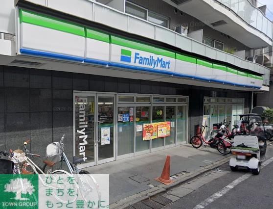コンビニ　ファミリーマート西麻布霞町店（コンビニ）まで680m