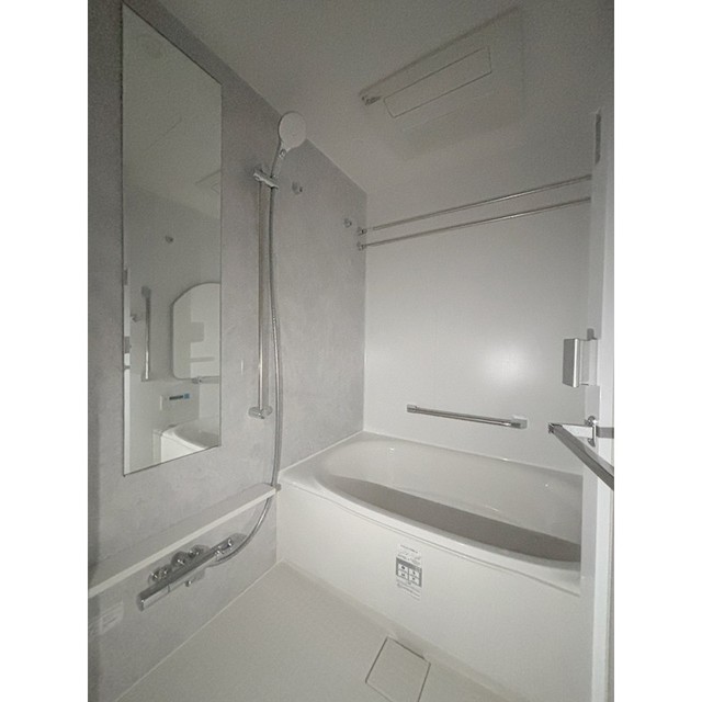 バス・シャワールーム　※写真は同タイプ住戸です。