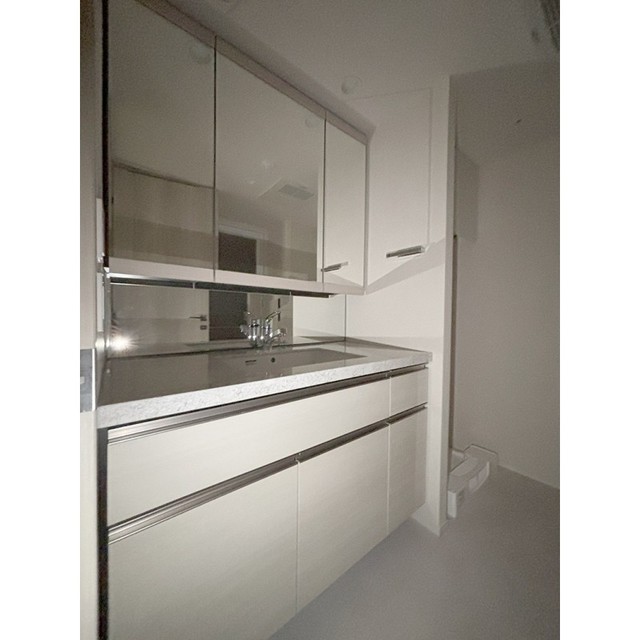 洗面設備　※写真は同タイプ住戸です。
