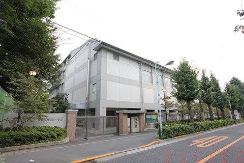中学校　文京区立音羽中学校（中学校）まで679m