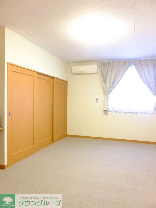 その他部屋・スペース　2Ｆはじゅうたんです