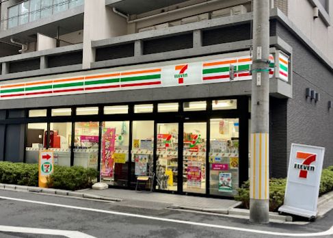コンビニ　セブンイレブン中央区湊1丁目店（コンビニ）まで32m