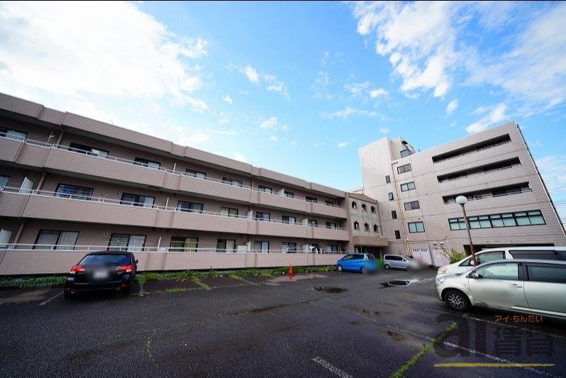 建物外観　駐車場
