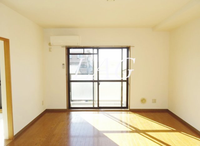 居室・リビング　洋室のお部屋です。（同仕様設備です。）