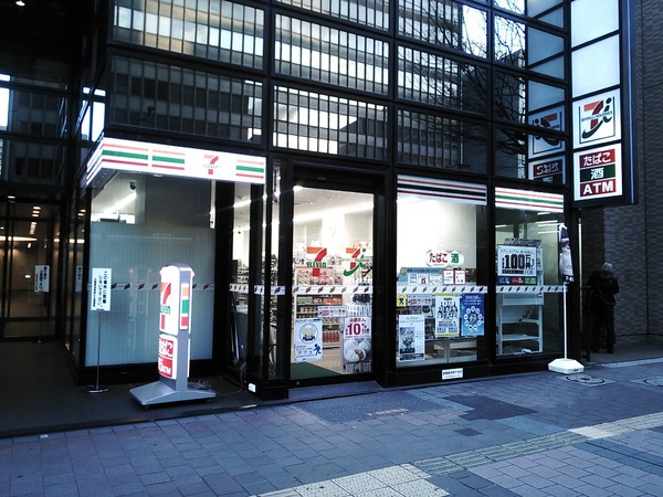コンビニ　セブンイレブン九勧博多駅前ビル店（コンビニ）まで482m