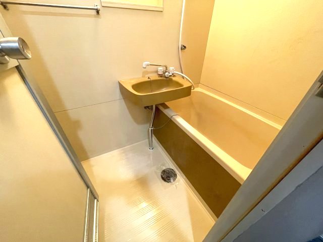 バス・シャワールーム　イメージとして同建物他部屋を表示しています
