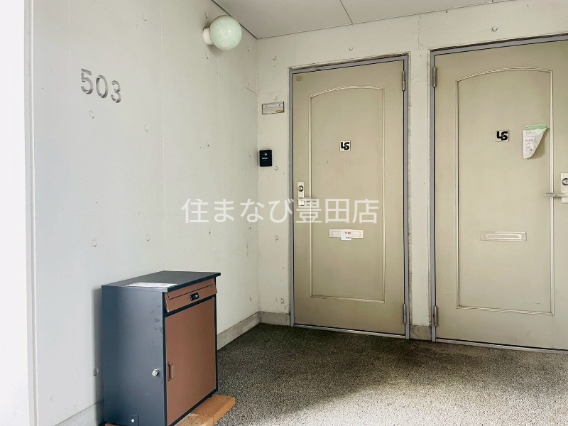 その他設備　玄関横宅配ボックス