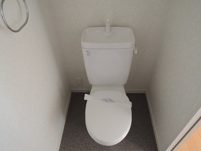 トイレ　※別号室参照