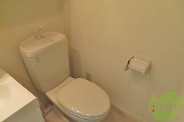 トイレ　トイレは少し変わったところにありますね