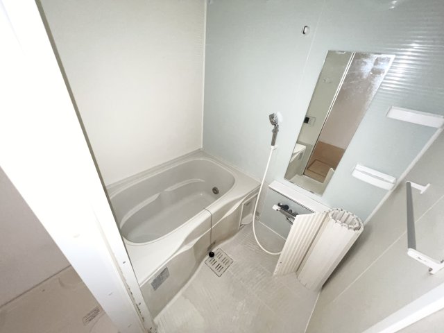 バス・シャワールーム　※別部屋参考写真