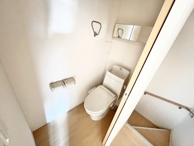 トイレ　※別部屋参考写真
