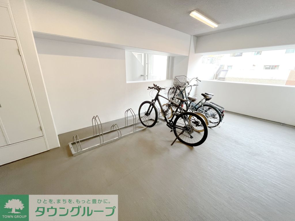 駐車場　収納